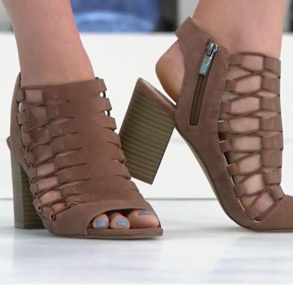 Vince Camuto Briaz Sandal - Size 8.5